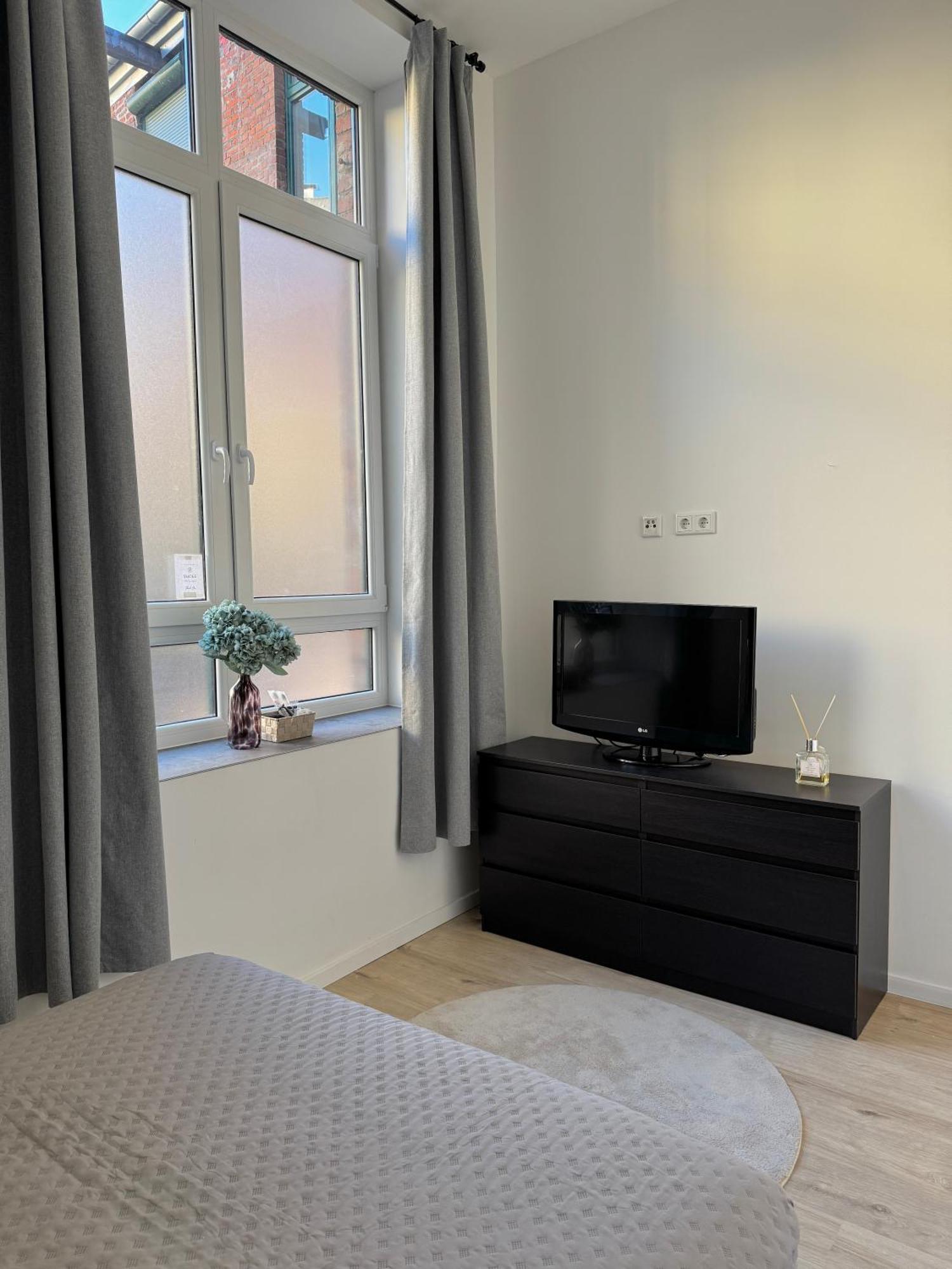 Heaven Homes - Doppelzimmer Mit Eigenem Bad Düsseldorf Esterno foto
