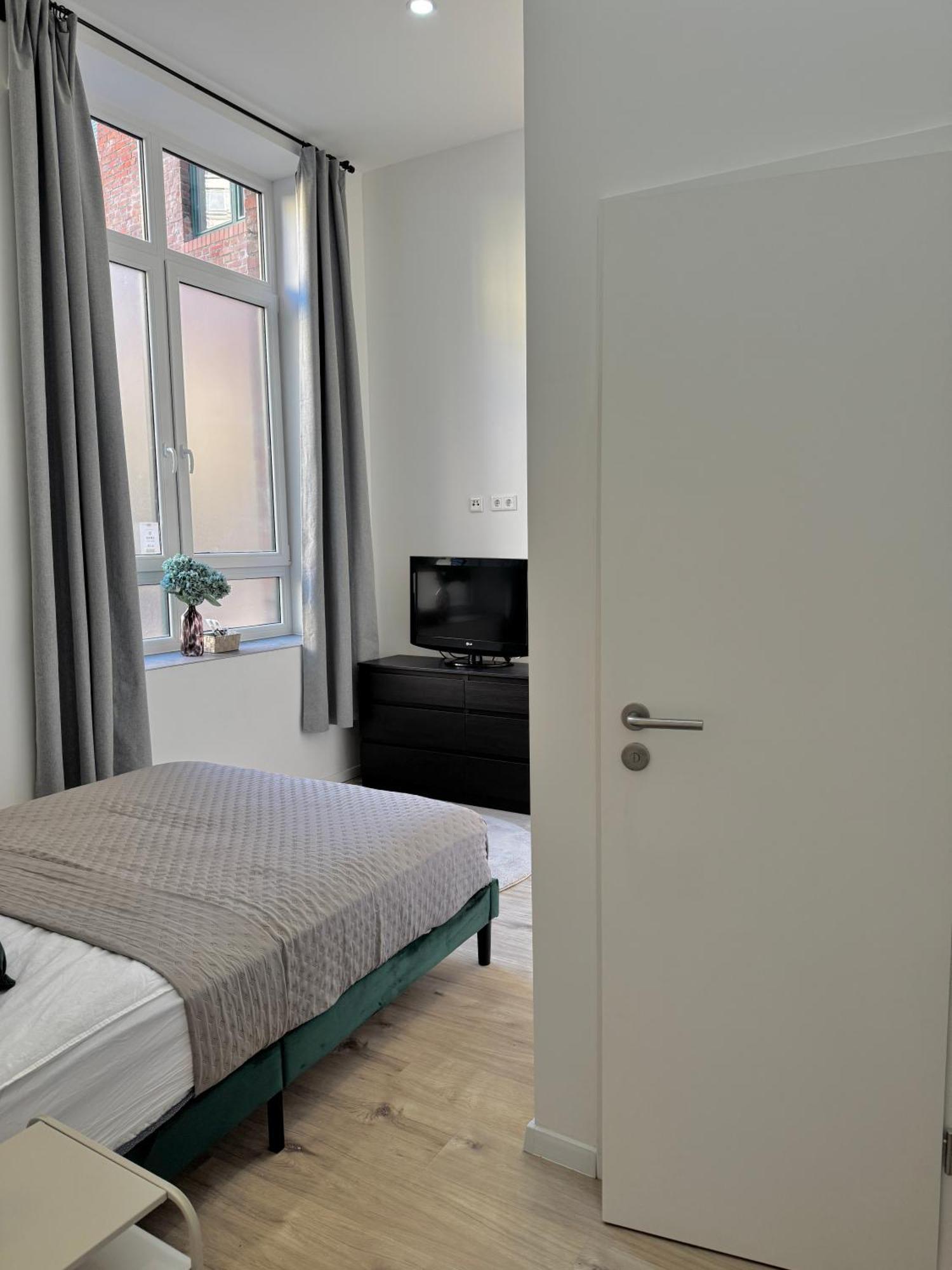 Heaven Homes - Doppelzimmer Mit Eigenem Bad Düsseldorf Esterno foto