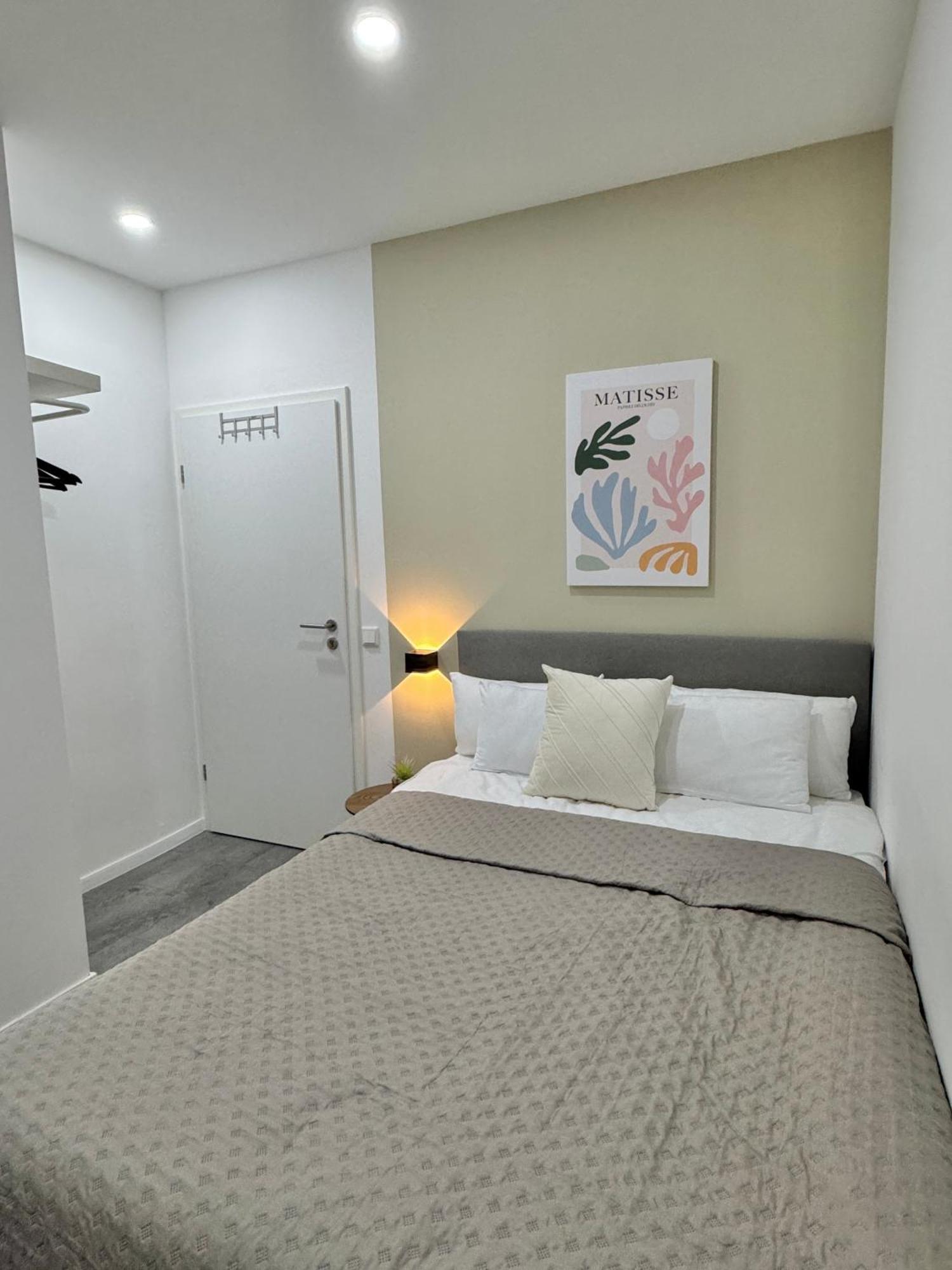 Heaven Homes - Doppelzimmer Mit Eigenem Bad Düsseldorf Esterno foto