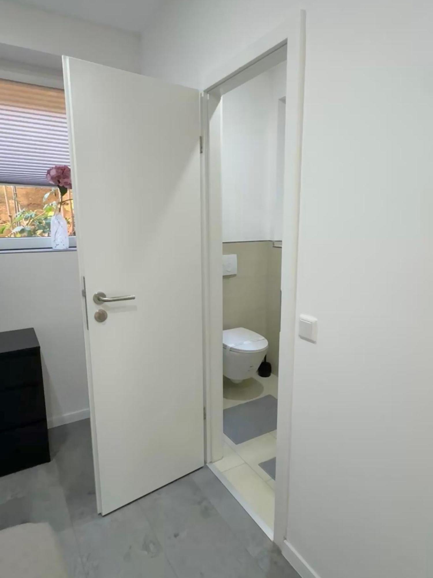 Heaven Homes - Doppelzimmer Mit Eigenem Bad Düsseldorf Esterno foto