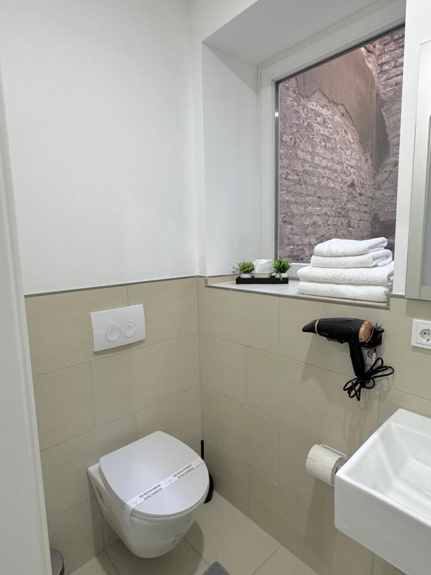 Heaven Homes - Doppelzimmer Mit Eigenem Bad Düsseldorf Esterno foto